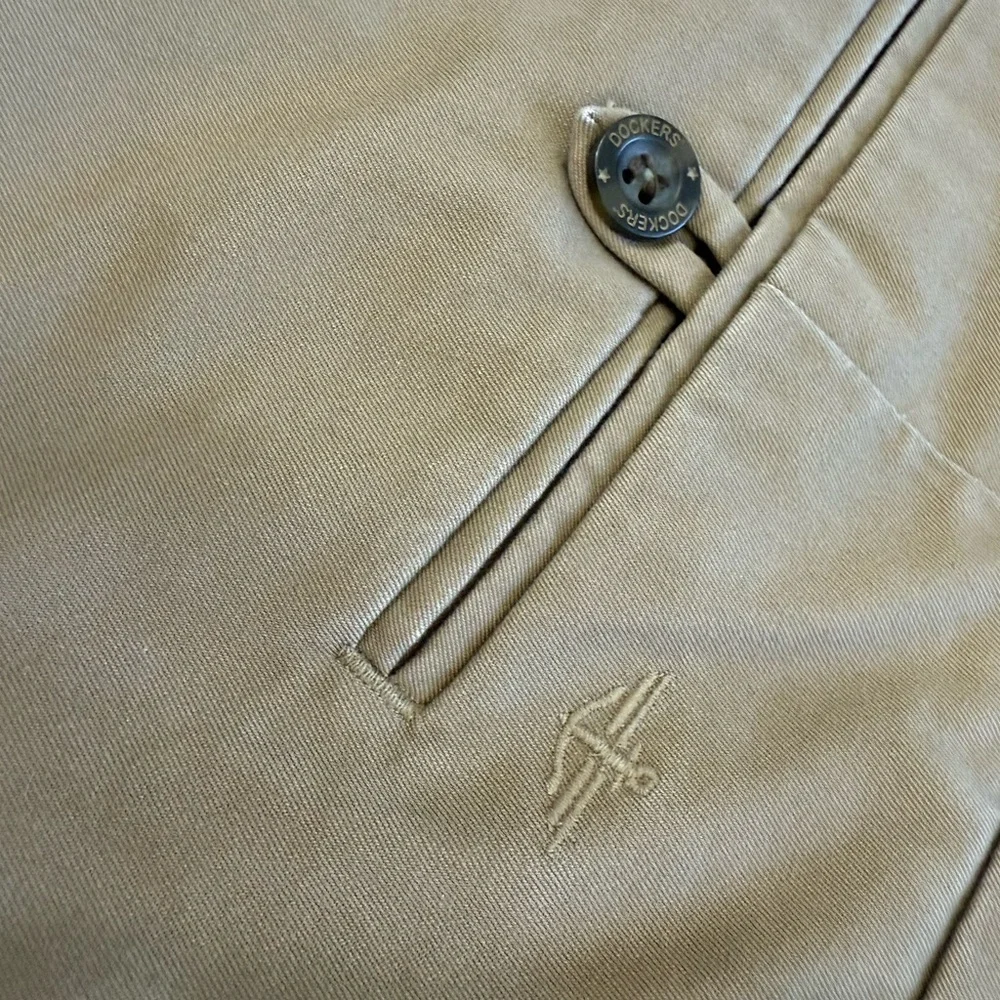 Dockers Men's Khaki Chinos - Picture 6 of 8
